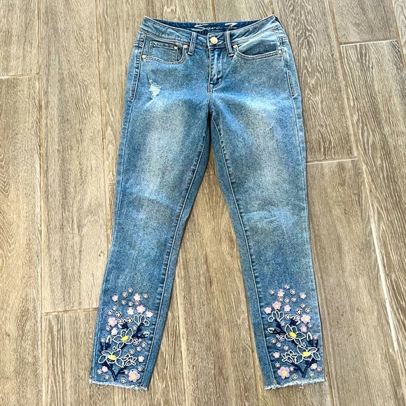 Seven7 Denim - Seven7 jeans with floral stitching